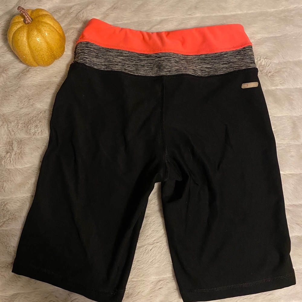 Danskin Now Biker shorts - Picture 4 of 6